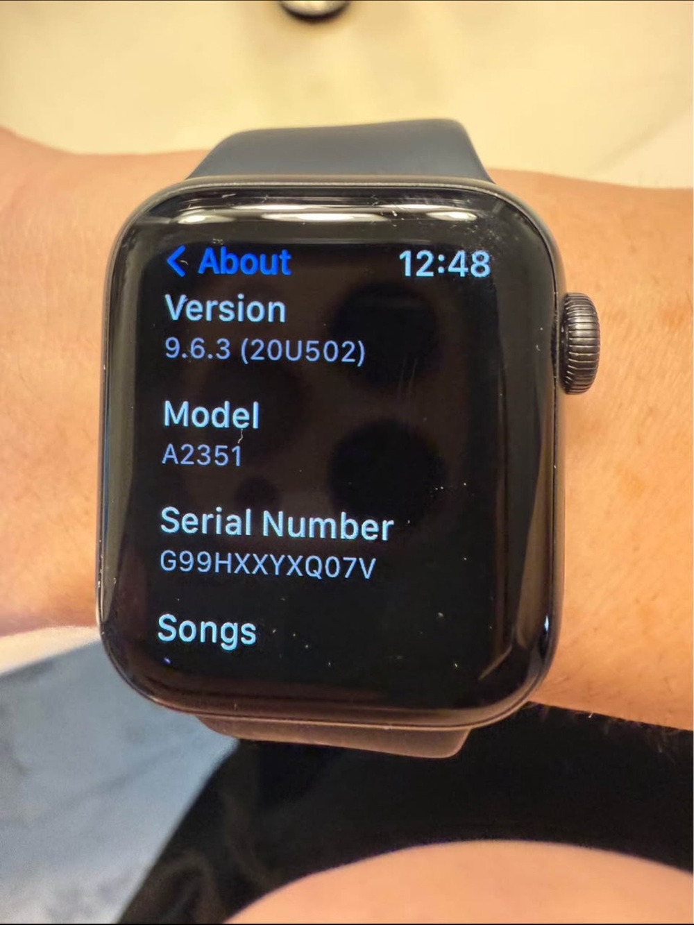 Apple Watch SE - Picture 2 of 2